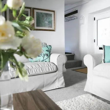 White Deluxe 2 Bedroom