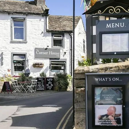 White Deluxe 2 Bedroom Appartamento