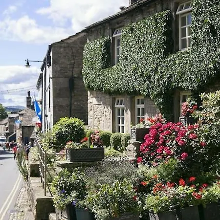 White Deluxe 2 Bedroom * Grassington