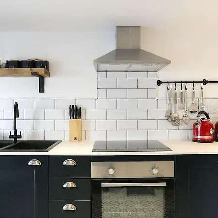 White Deluxe 2 Bedroom Apartment Grassington