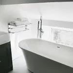 White Deluxe 2 Bedroom Apartament *