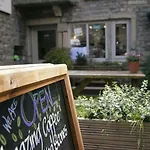 White Deluxe 2 Bedroom Grassington